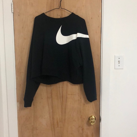 Nike crop top - Picture 2 of 2